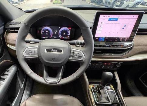 JEEP COMMANDER OVERLAND T270 1.3 TB FLEX AUT