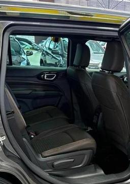 JEEP COMMANDER OVERLAND T270 1.3 TB FLEX AUT