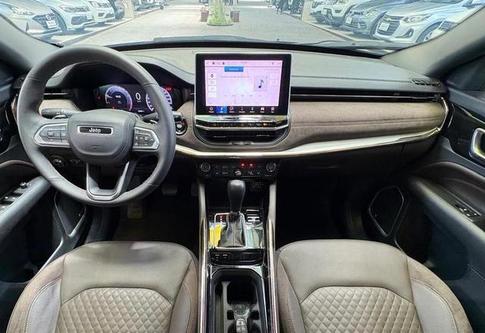 JEEP COMMANDER OVERLAND T270 1.3 TB FLEX AUT