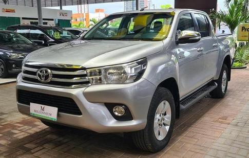 TOYOTA HILUX 2.8 SRV 4X4 CD 16V DIESEL 4P AUT