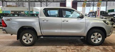 TOYOTA HILUX 2.8 SRV 4X4 CD 16V DIESEL 4P AUT