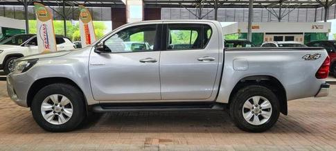TOYOTA HILUX 2.8 SRV 4X4 CD 16V DIESEL 4P AUT