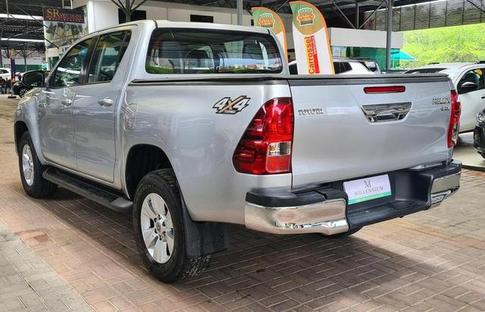 TOYOTA HILUX 2.8 SRV 4X4 CD 16V DIESEL 4P AUT