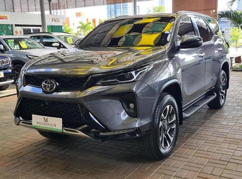 TOYOTA HILUX SW4 2.8 SRX 4X4 7 LUGARES 16V TURBO INTERCOOLER DIESEL 4P AUTOM�TICO