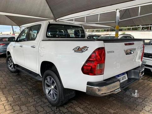 TOYOTA HILUX 2.8 SRV 4X4 CD 16V DIESEL 4P AUT