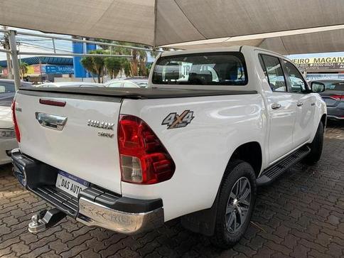 TOYOTA HILUX 2.8 SRV 4X4 CD 16V DIESEL 4P AUT