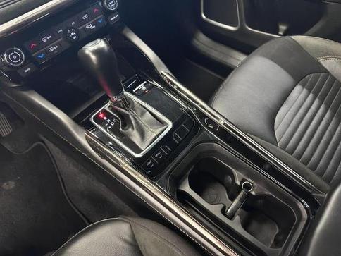 JEEP COMMANDER LIMITED T270 1.3 TB FLEX AUT