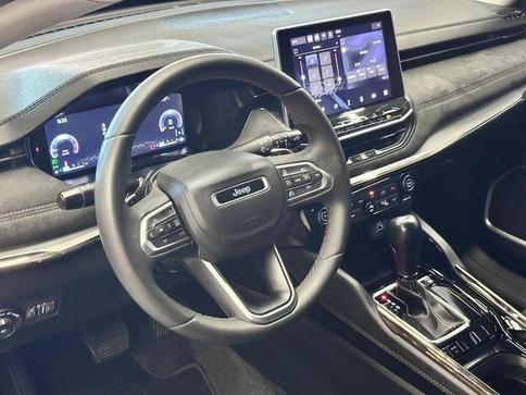 JEEP COMMANDER LIMITED T270 1.3 TB FLEX AUT