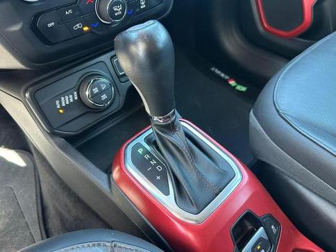 JEEP RENEGADE THAWK AT D