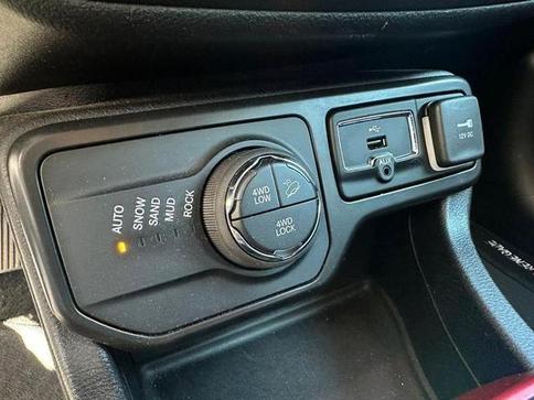 JEEP RENEGADE THAWK AT D