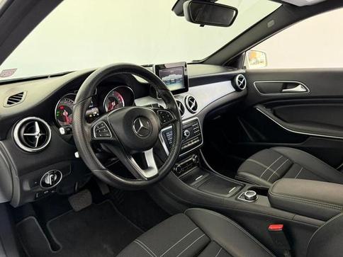 MERCEDES-BENZ GLA 200 1.6 CGI ADVANCE 16V TURBO 4P