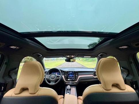 VOLVO XC60 T8 ULTIMATE