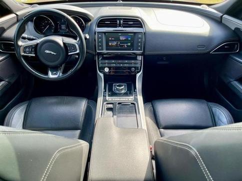 JAGUAR XE P250 R-SPORT