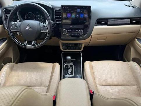 MITSUBISHI MMC OUTLANDER 2.2 D