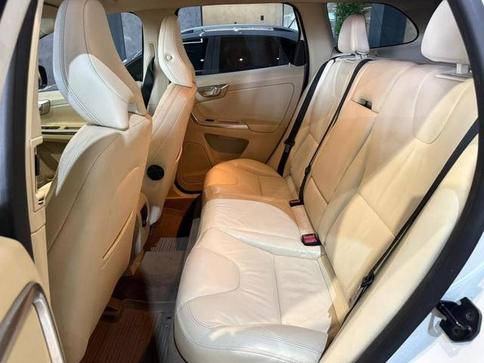 VOLVO XC60 2.0 T5 DYNA