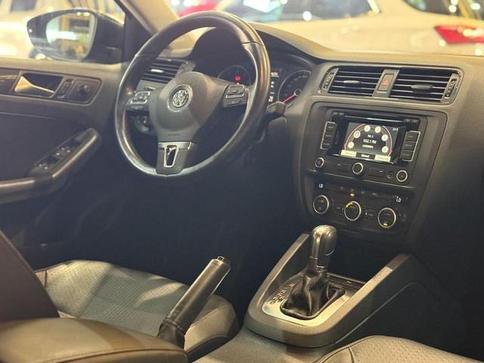 VOLKSWAGEN JETTA 2.0 COMFORTLINE FLEX 4P AUT