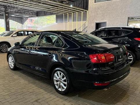 VOLKSWAGEN JETTA 2.0 COMFORTLINE FLEX 4P AUT