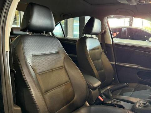 VOLKSWAGEN JETTA 2.0 COMFORTLINE FLEX 4P AUT