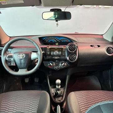 TOYOTA ETIOS HB CROSS