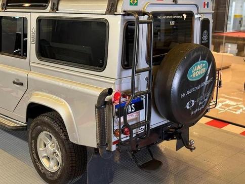 LAND ROVER DEFENDER 110 STANDARD