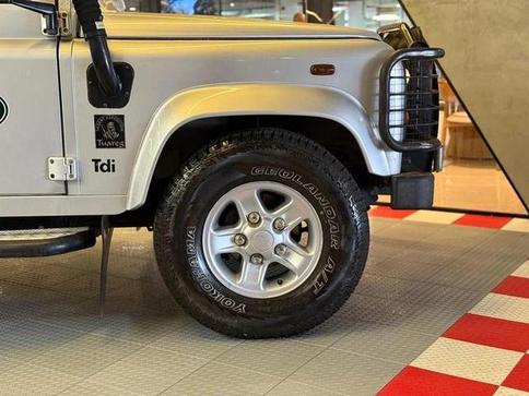 LAND ROVER DEFENDER 110 STANDARD