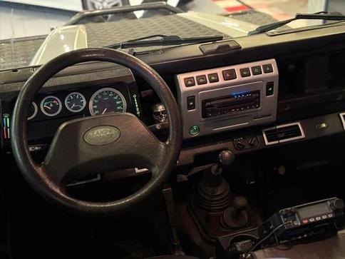 LAND ROVER DEFENDER 110 STANDARD