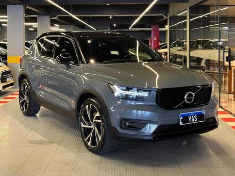 VOLVO XC40 T5 R-DESIGN