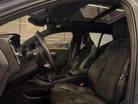 VOLVO XC40 T5 R-DESIGN