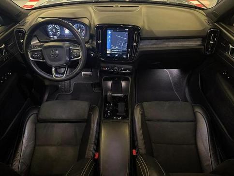 VOLVO XC40 T5 R-DESIGN