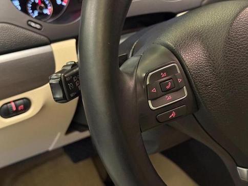 VOLKSWAGEN JETTA 2.0T