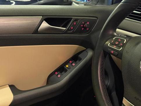VOLKSWAGEN JETTA 2.0T