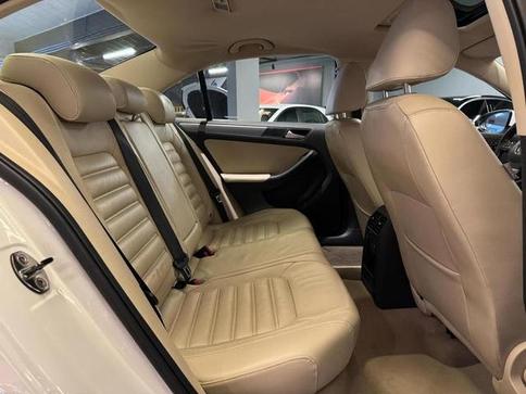 VOLKSWAGEN JETTA 2.0T