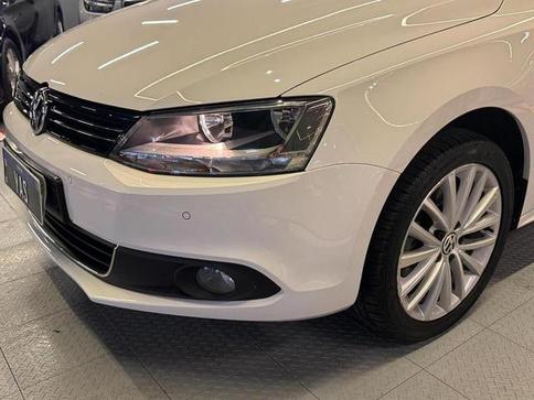 VOLKSWAGEN JETTA 2.0T