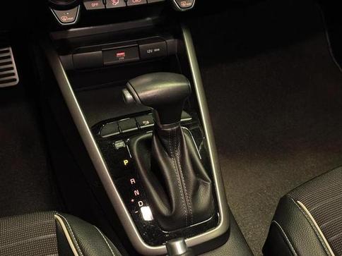 KIA STONIC MHEV SX
