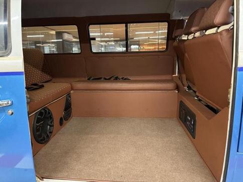 VOLKSWAGEN KOMBI