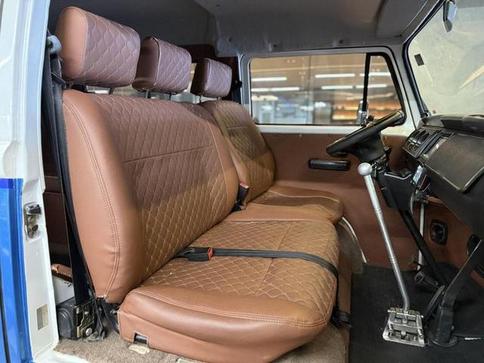 VOLKSWAGEN KOMBI