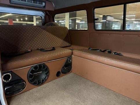 VOLKSWAGEN KOMBI