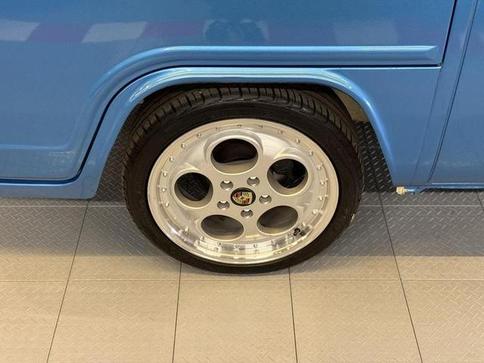 VOLKSWAGEN KOMBI