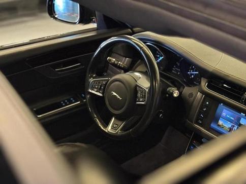 JAGUAR XF 2.0T R-SPORT