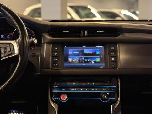 JAGUAR XF 2.0T R-SPORT