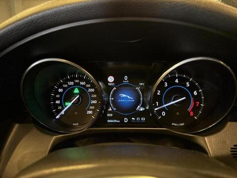 JAGUAR XF 2.0T R-SPORT