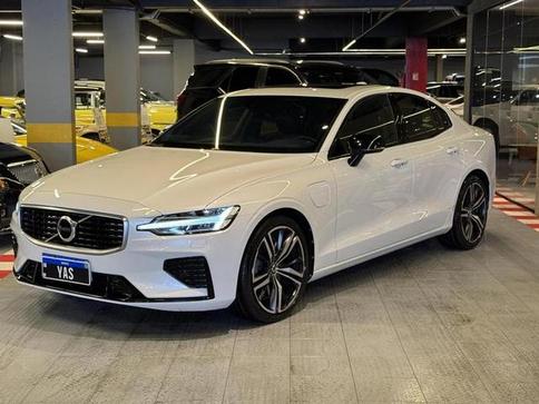 VOLVO S60 T8 R-DESIGN