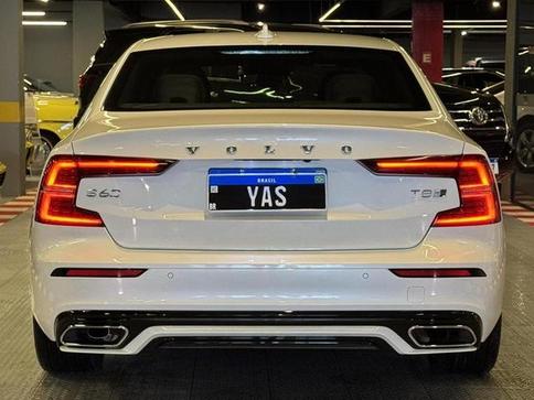 VOLVO S60 T8 R-DESIGN
