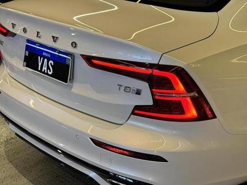 VOLVO S60 T8 R-DESIGN