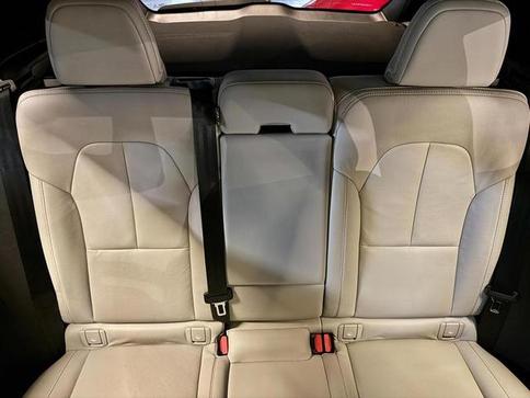 VOLVO XC40 T5H MOMENTU
