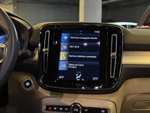VOLVO XC40 T5H MOMENTU