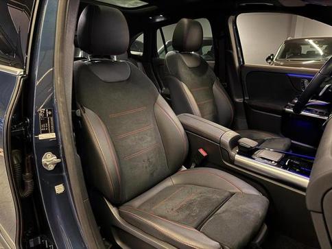 MERCEDES-BENZ GLA200 AMG LINE