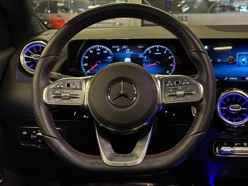 MERCEDES-BENZ GLA200 AMG LINE