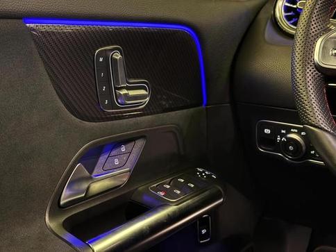 MERCEDES-BENZ GLA200 AMG LINE