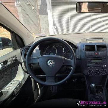VOLKSWAGEN POLO SEDAN 1.6